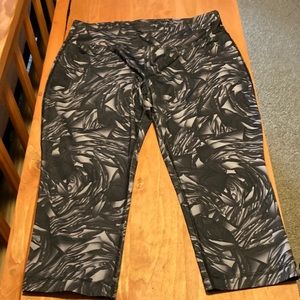 Like new Danskin cropped leggings